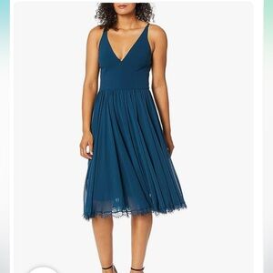 Dress the population peacock blue women’s plunging sleeveless flare dress Small